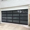высококачественные гаражные ворота из черного алюминия и стекла